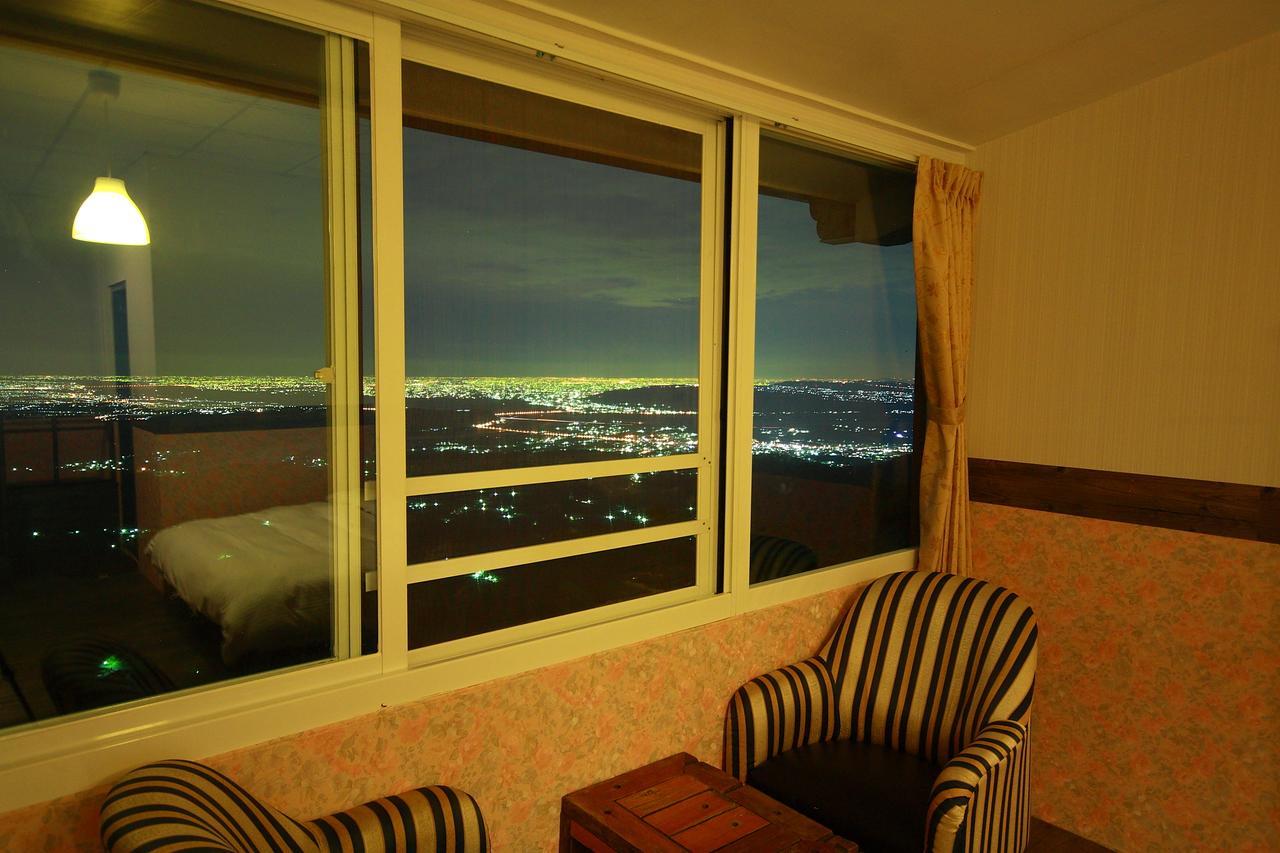 Sky Lounge B&B Чжушань Экстерьер фото