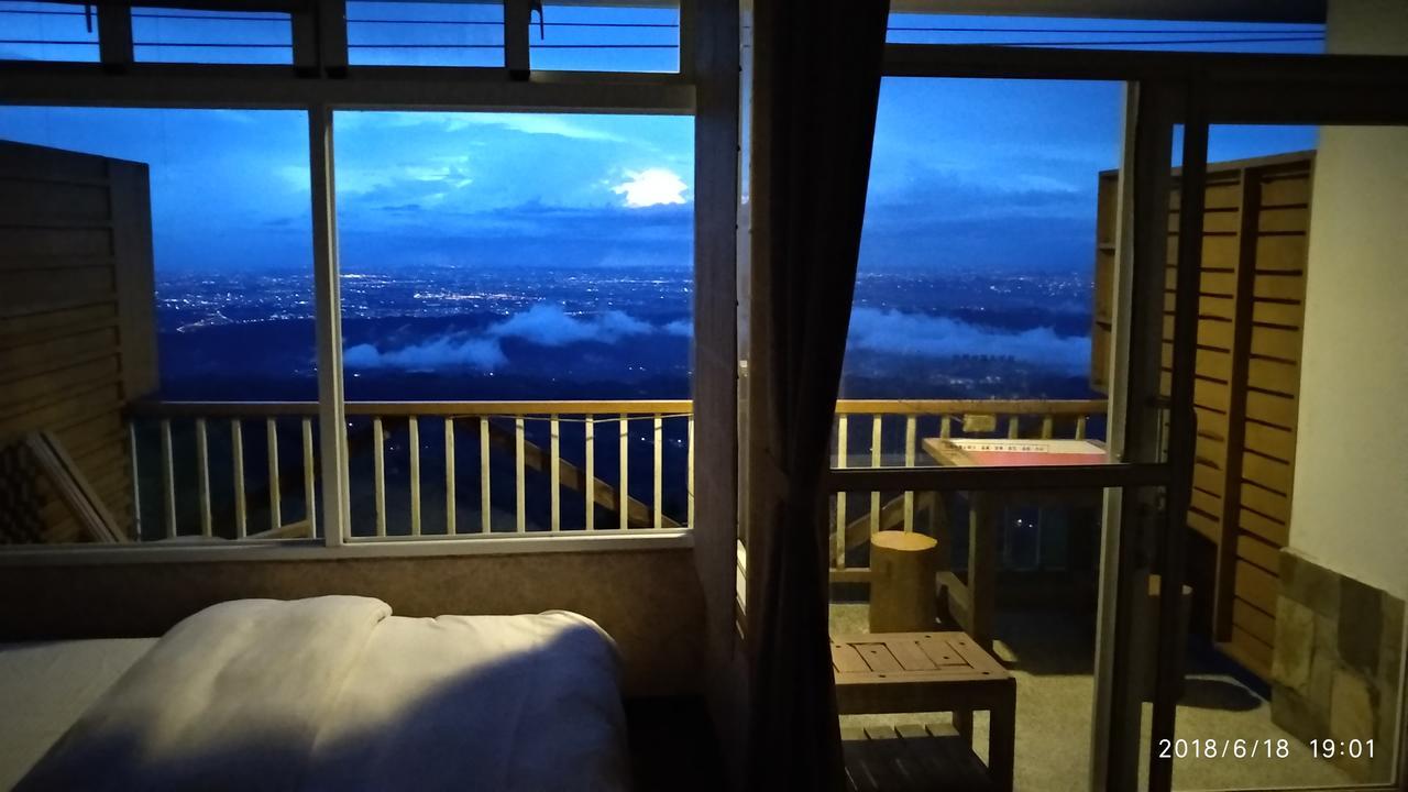 Sky Lounge B&B Чжушань Экстерьер фото